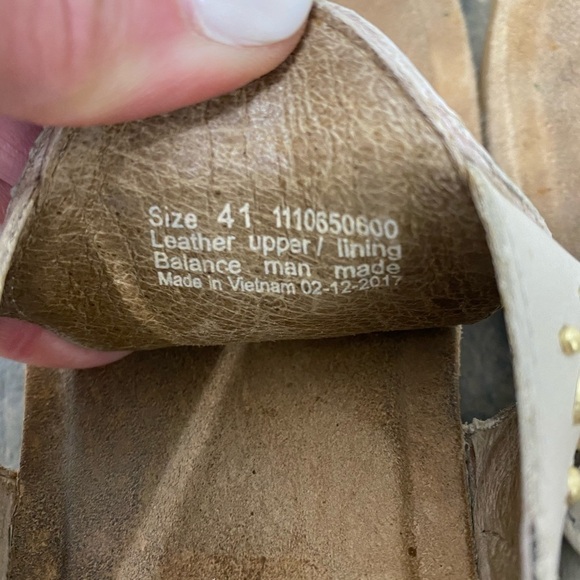 Dansko tan and gold sandals size 41 - Picture 6 of 11